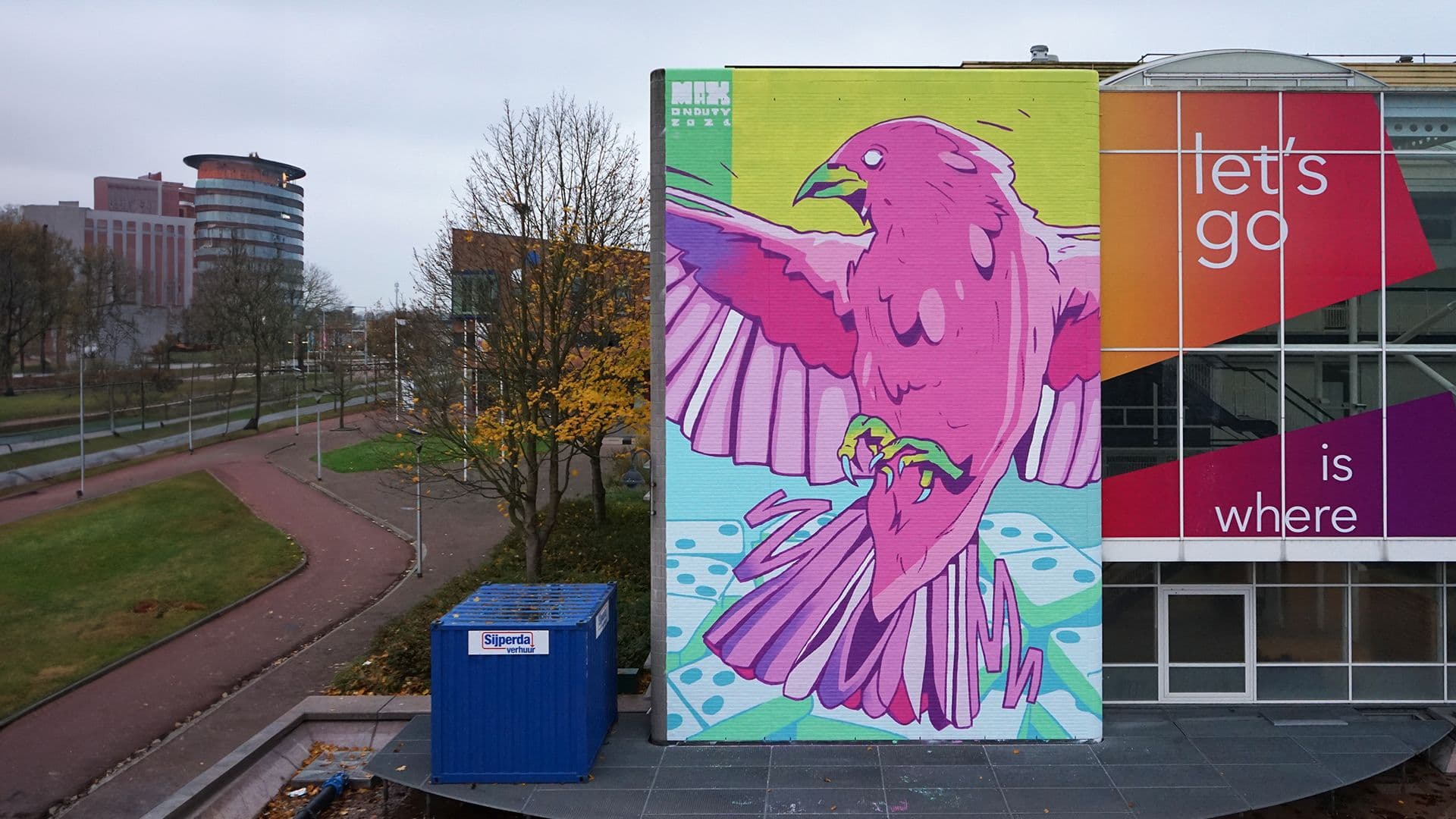 While designing this mural, I took a story from the city as a reference. The sparrow was killed by an exterminator with an air rifle on Monday after it knocked down 23,000 dominoes. The killing was seen by many as an overreaction, and angered animal rights and bird protection groups.
